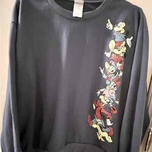Disney Mickey & Friends crewneck Sweatshirt. 100% Polyester. Y2K. Nostalgia.